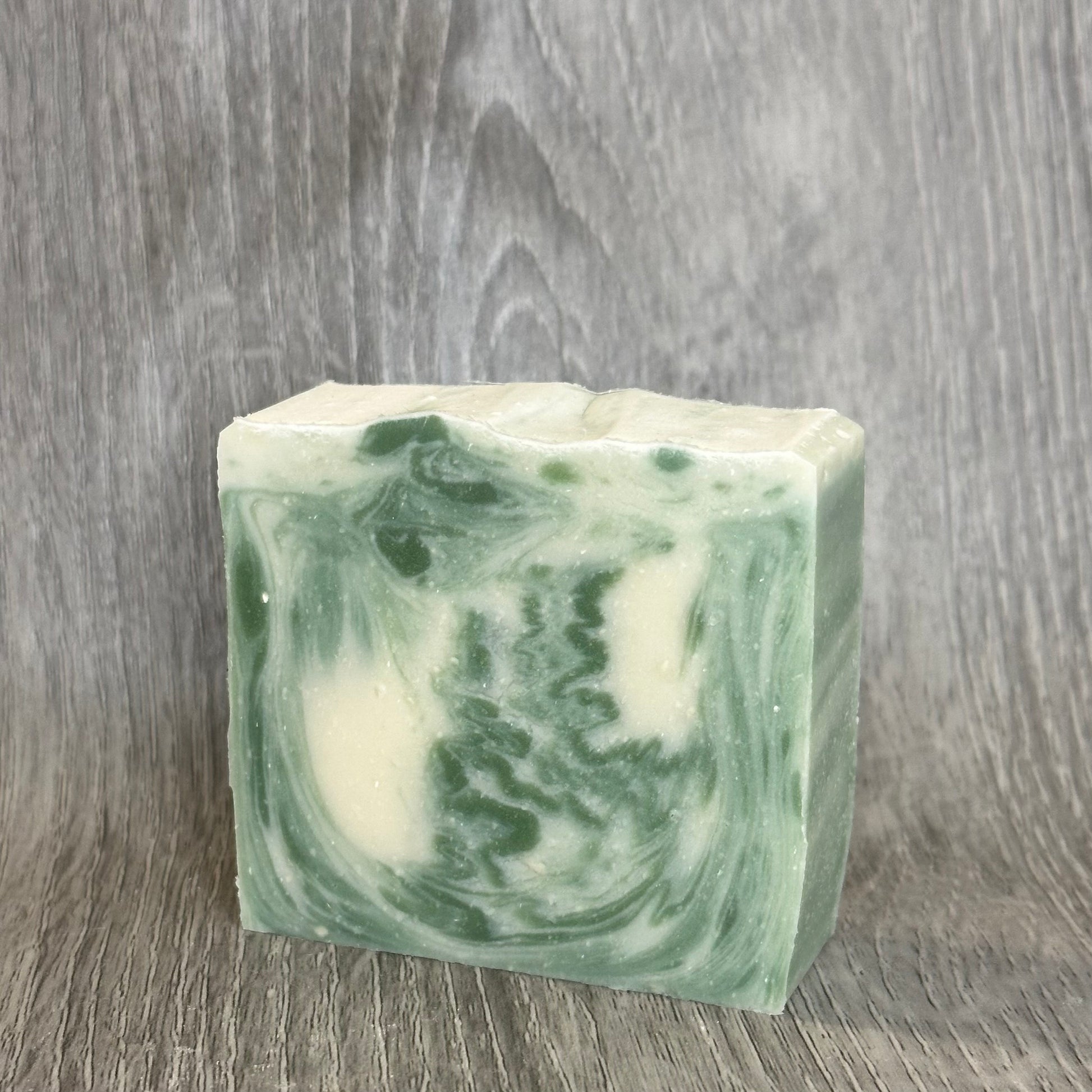 Polar Soap/Savon
Made in Canada
Sustainable packaging